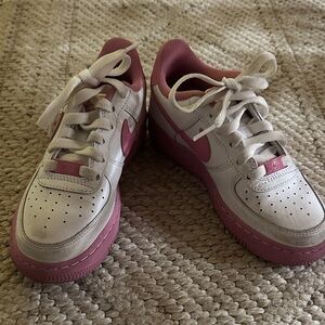 Nike Kids Sneakers in Pink and White